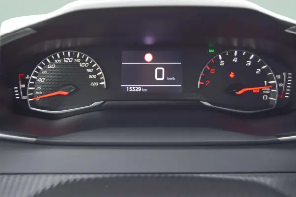 Peugeot 2008 1.2 PureTech Style 31