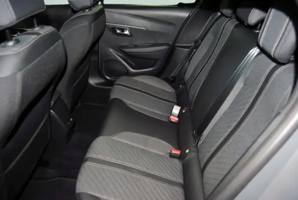 Peugeot 208 1.2 Hybrid Allure e-DCS6 17