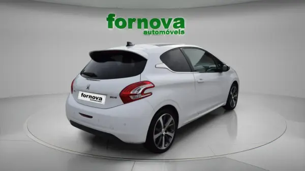 Peugeot 208 1.6 THP Allure 4