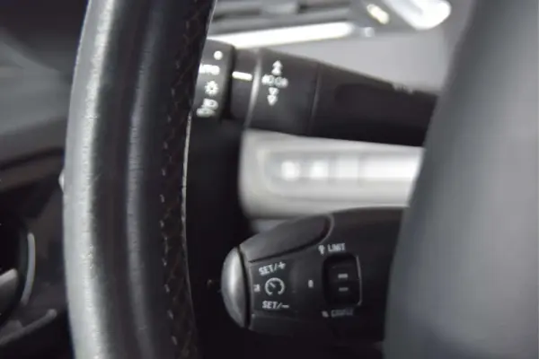 Peugeot 208 1.6 THP Allure 18