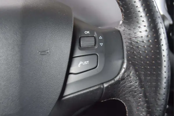Peugeot 208 1.6 THP Allure 21