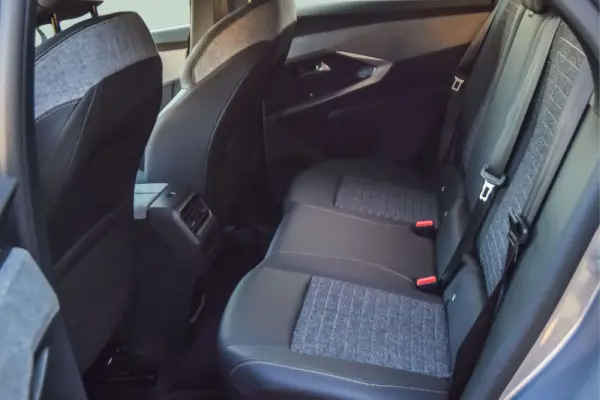Peugeot 3008 1.2 Hybrid Allure e-DCS6 9