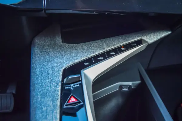 Peugeot 3008 1.2 Hybrid Allure e-DCS6 15