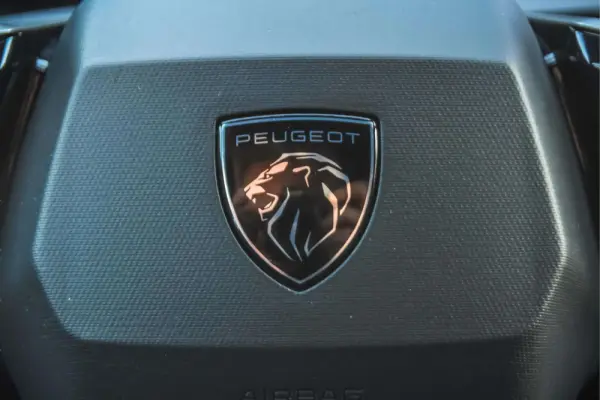 Peugeot 3008 1.2 Hybrid Allure e-DCS6 22