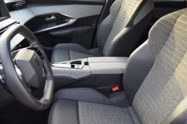 Peugeot 3008 1.2 Hybrid Allure e-DCS6 10