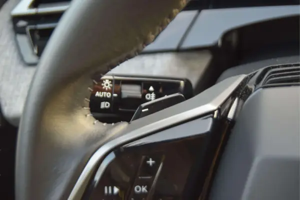 Peugeot 3008 1.2 Hybrid Allure e-DCS6 31
