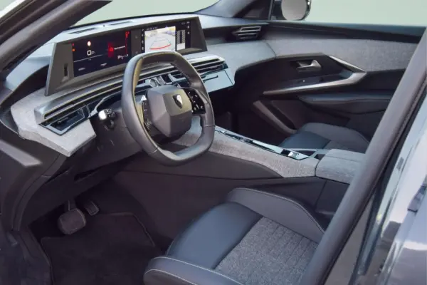 Peugeot 3008 1.2 Hybrid Allure e-DCS6 8