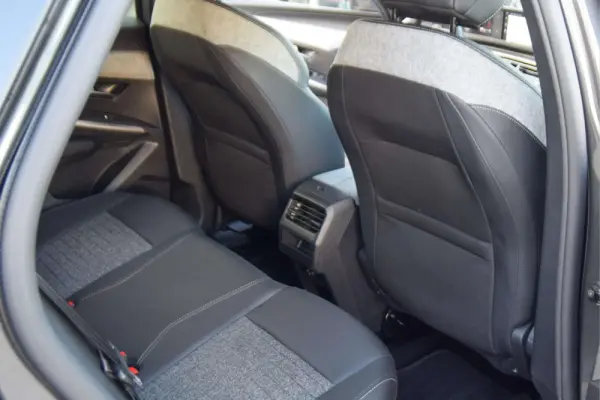 Peugeot 3008 1.2 Hybrid Allure e-DCS6 10