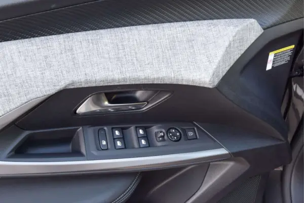 Peugeot 3008 1.2 Hybrid Allure e-DCS6 11