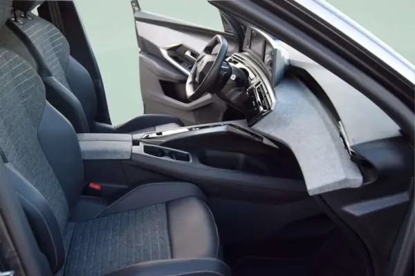 Peugeot 3008 1.2 Hybrid Allure e-DCS6 21