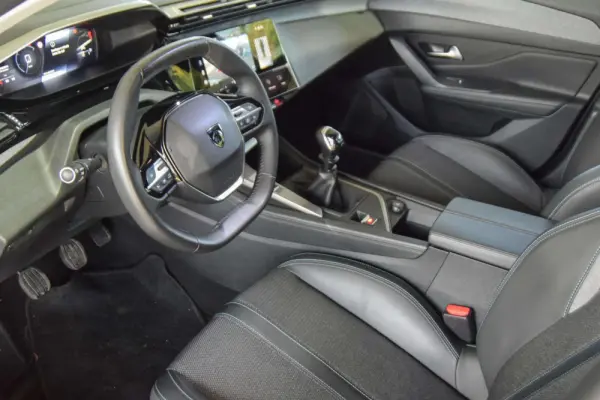 Peugeot 308 1.2 PureTech Allure Pack 7