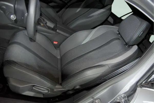 Peugeot 308 1.2 PureTech Allure 17