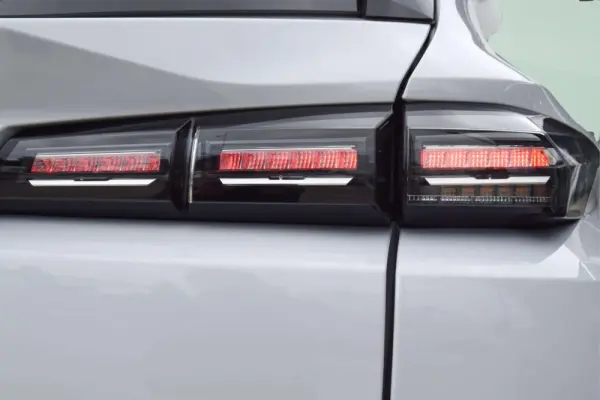 Peugeot 308 SW 1.2 HYBRID ALLURE eDCS6 11