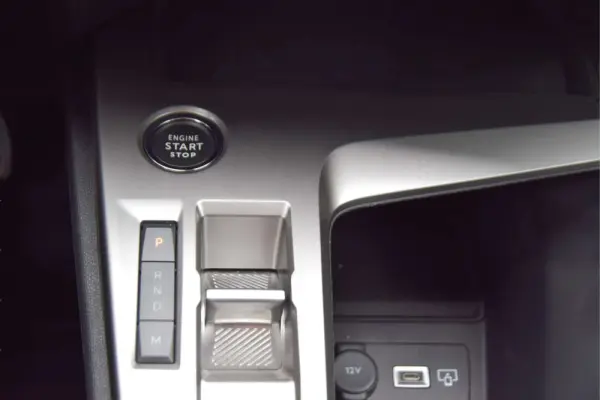 Peugeot 308 SW 1.2 HYBRID ALLURE eDCS6 21