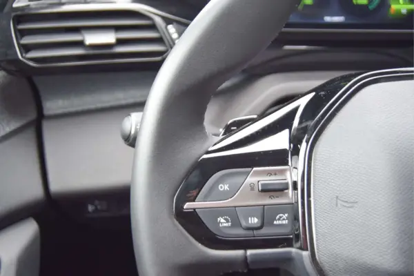 Peugeot 308 SW 1.2 HYBRID ALLURE eDCS6 40