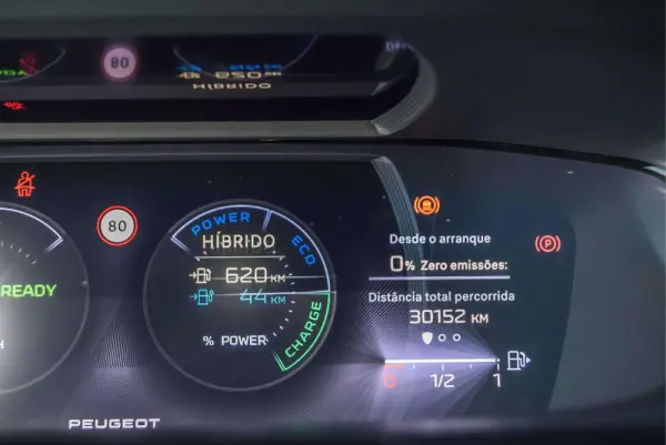 Peugeot 408 1.6 Hybrid GT e-EAT8 37