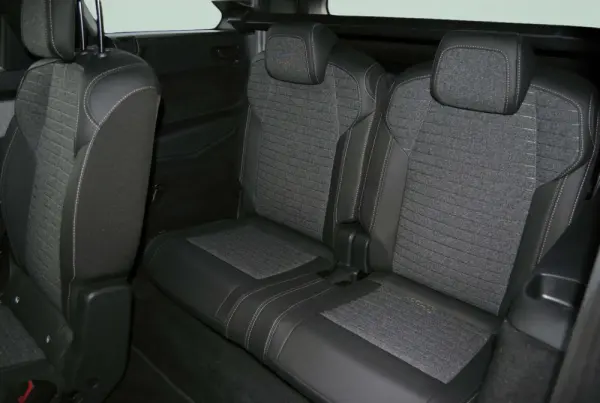 Peugeot 5008 1.2 Hybrid Allure e-DCS6 18