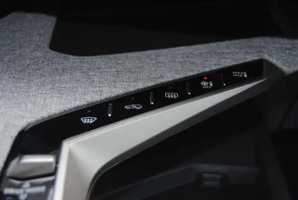 Peugeot 5008 1.2 Hybrid Allure e-DCS6 26