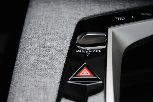 Peugeot 5008 1.2 Hybrid Allure e-DCS6 28