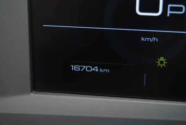 Peugeot 5008 1.2 Hybrid Allure e-DCS6 34