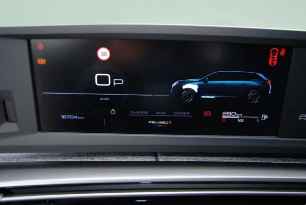 Peugeot 5008 1.2 Hybrid Allure e-DCS6 33