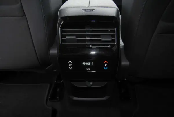Peugeot 5008 1.2 Hybrid Allure e-DCS6 41