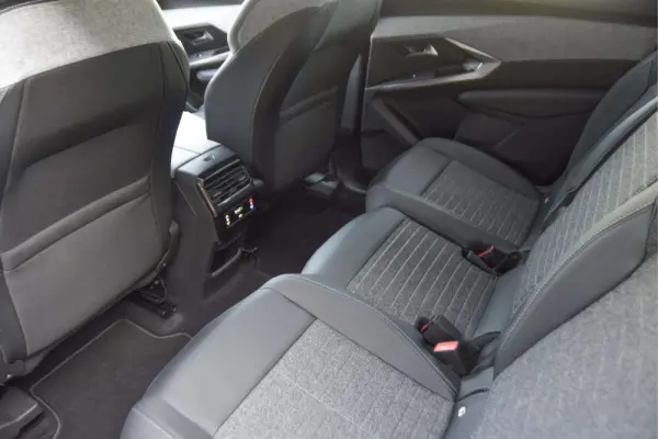 Peugeot 5008 1.2 Hybrid Allure Pack e-DCS6 16