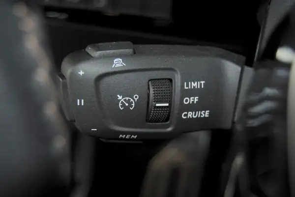 Peugeot 508 SW 1.6 Hybrid GT e-EAT8 35