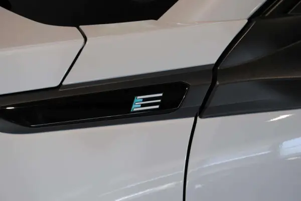 Peugeot e-2008 50 kWh Allure Pack 12