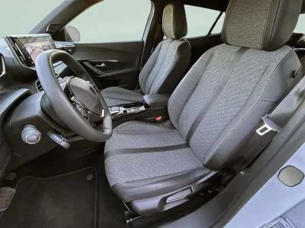 Peugeot e-2008 50 kWh Allure Pack 16