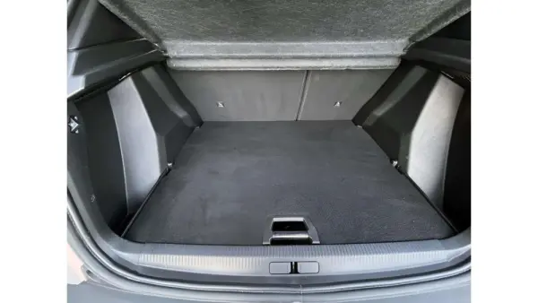 Peugeot e-2008 50 kWh Allure Pack 26
