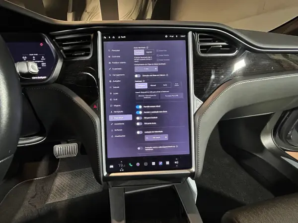 Tesla Model S 75D 29