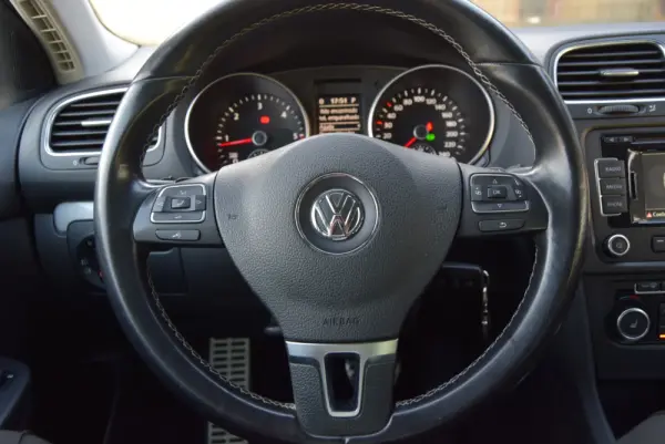 Volkswagen Golf Variant 2.0 TDi Highline DSG 15