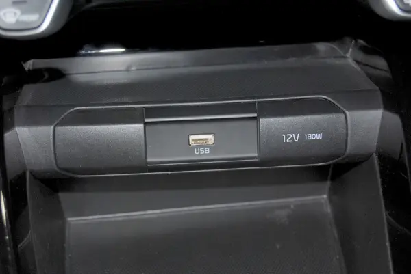 Kia Stonic 1.0 T-GDi Drive 28