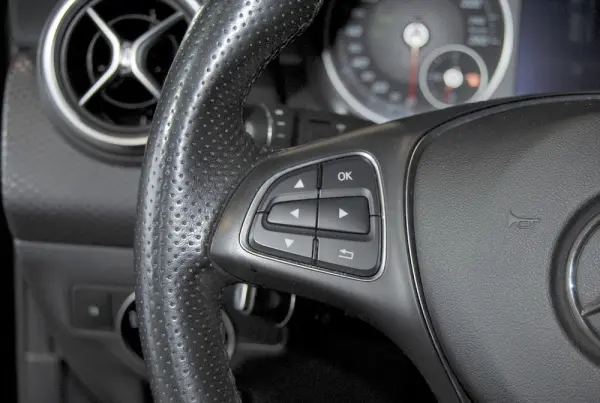 Mercedes-Benz A 180 AMG Line 18