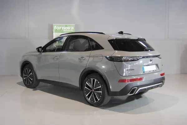 DS DS7 E-Tense Performance Line 8