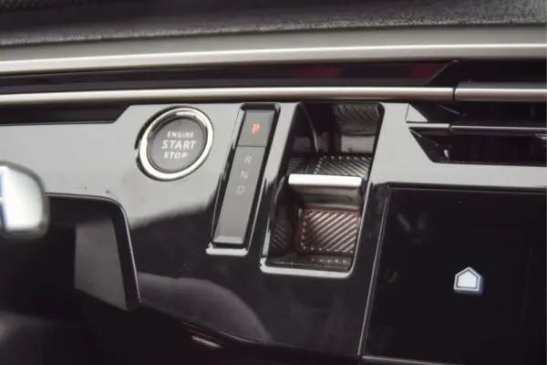 Peugeot E-3008 73 kWh GT 16