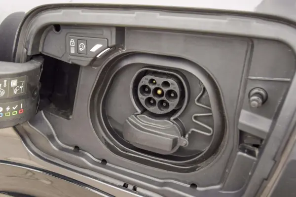Peugeot E-3008 73 kWh GT 65