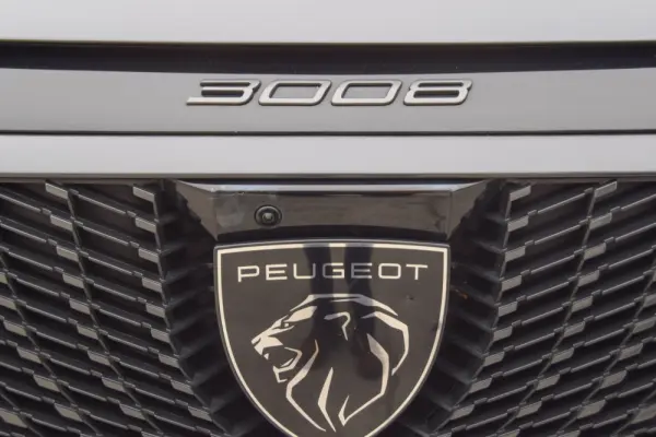 Peugeot E-3008 73 kWh GT 56
