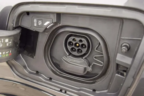 Peugeot E-3008 73 kWh GT 59