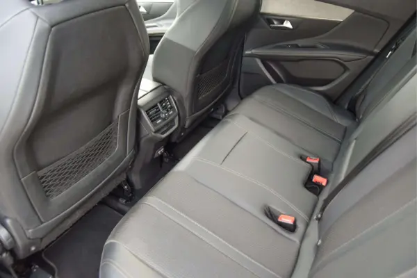 Peugeot 3008 1.6 HYBRID GT PACK e-EAT8 10