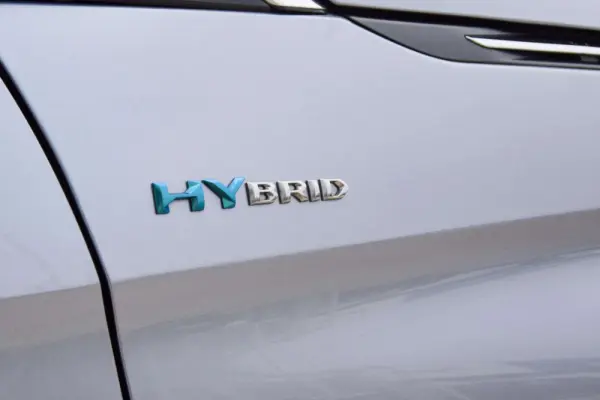 Peugeot 3008 1.6 Hybrid GT e-EAT8 32