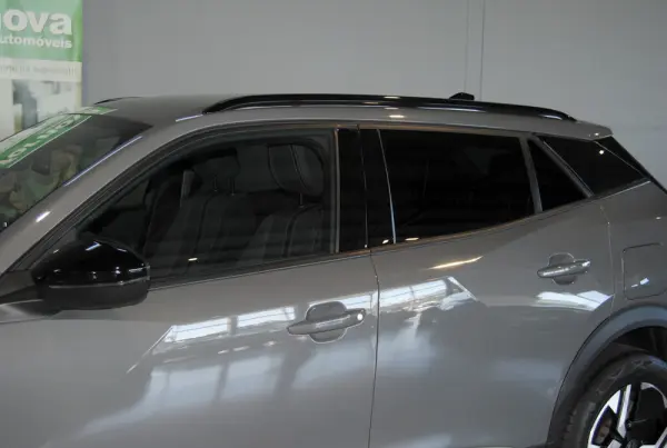 Peugeot 2008 1.2 Hybrid Allure e-DCS6 11