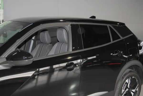 Peugeot 2008 1.2 Hybrid Allure e-DCS6 11