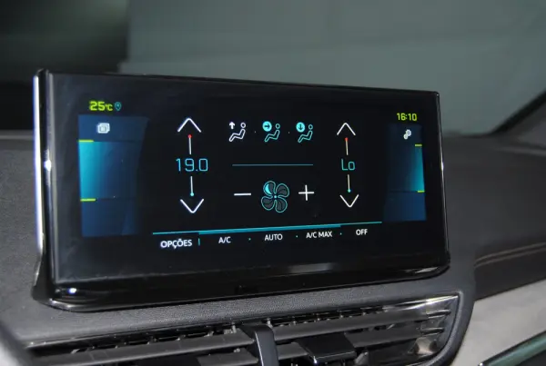Peugeot 3008 1.6 Hybrid GT e-EAT8 41