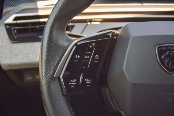 Peugeot E-3008 73 kWh GT 19