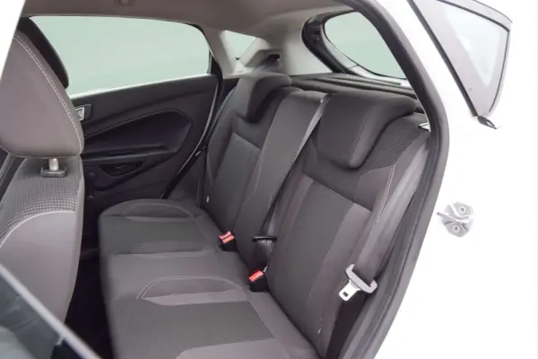 Ford Fiesta 1.5 TDCi Titanium 18