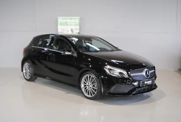 Mercedes-Benz A 180 AMG Line 4