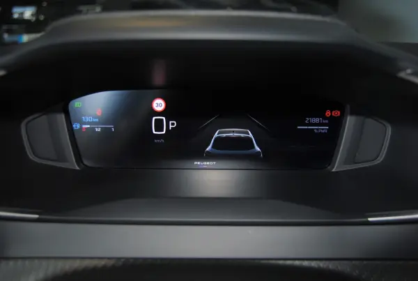 Peugeot 208 1.2 Hybrid Allure e-DCS6 27