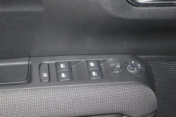 Citroen C3 Aircross 1.2 PureTech Shine Pack 19